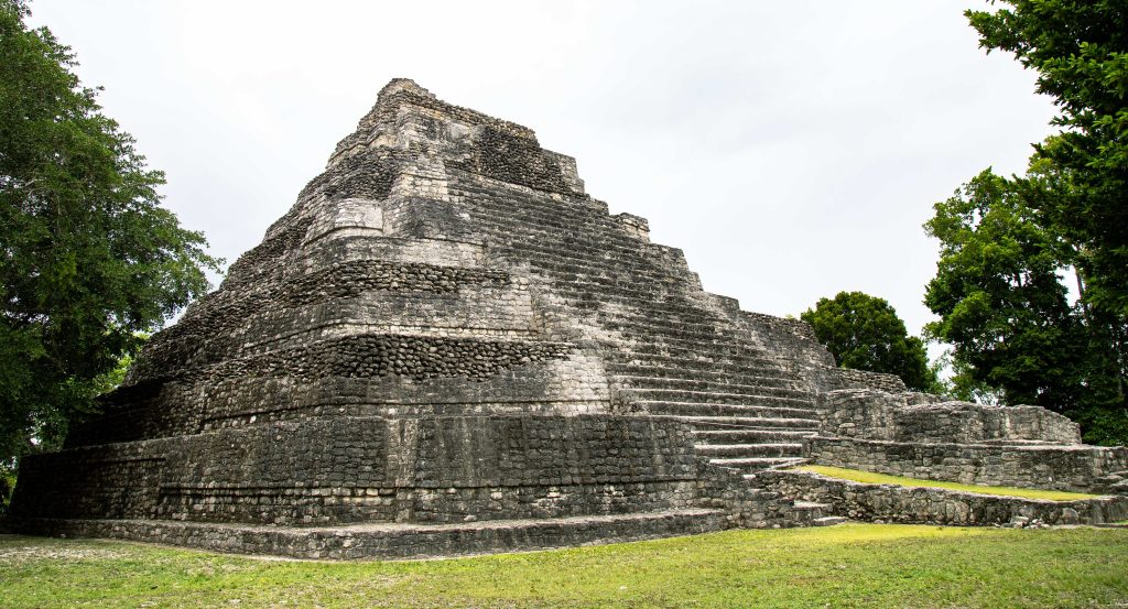 Kinichná acropolis
