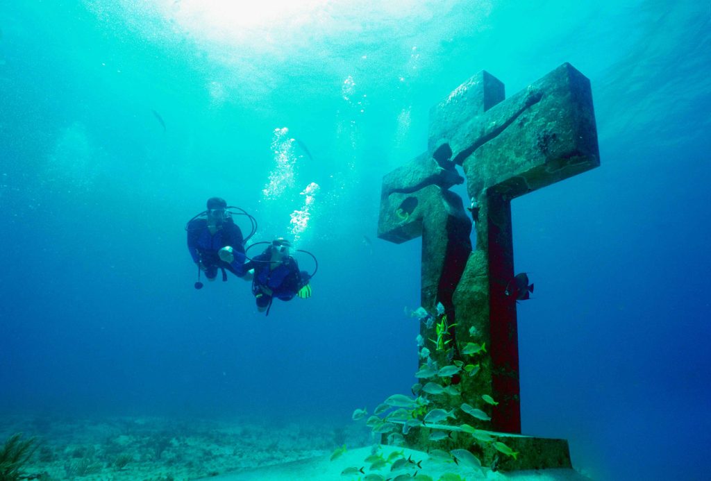 Diving among the MUSA sculptures near Isla Mujeres