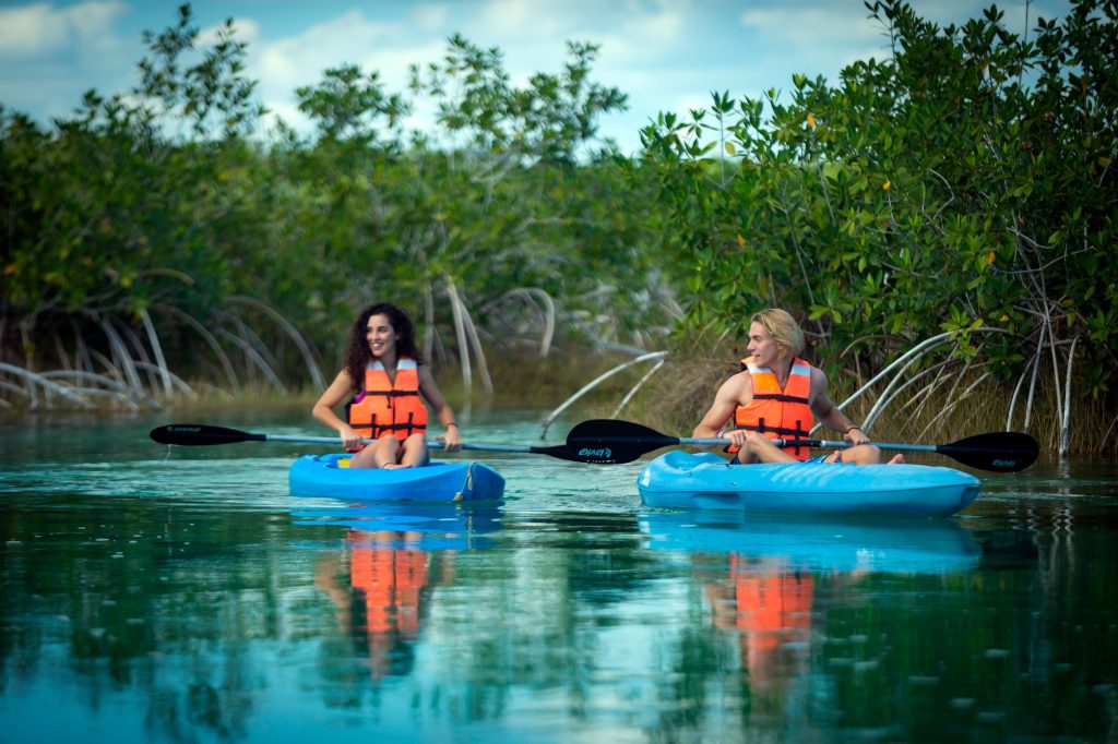 Turquoise shallows of the Bacalar lagoon at Xul-Há