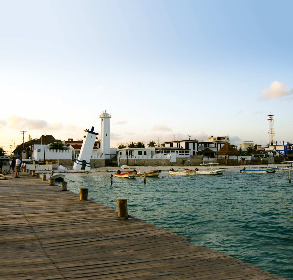 The leaning lighthouse of Puerto Morelos