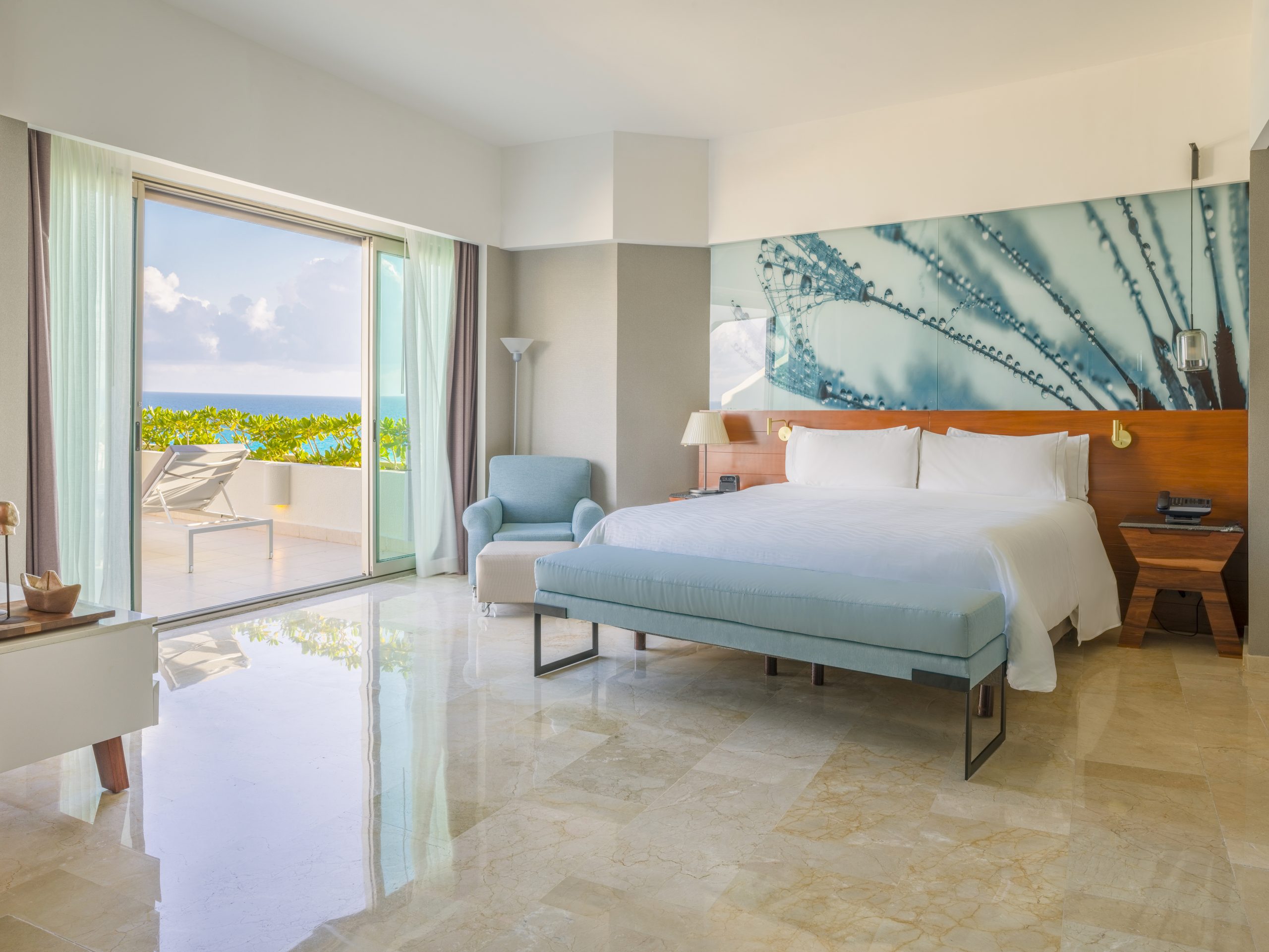 Puerto Morelos Vs Playa Del Carmen — investment corridor