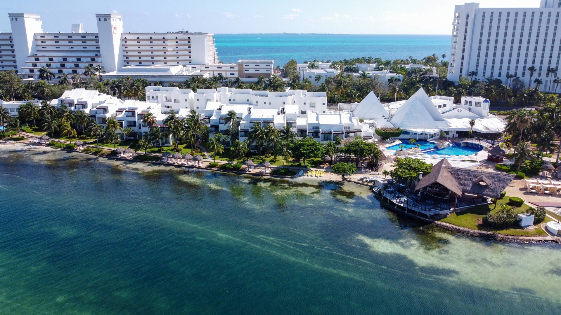 Centro Playa Vs Playacar — comparison context